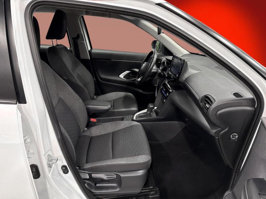 TOYOTA YARIS CROSS 2024