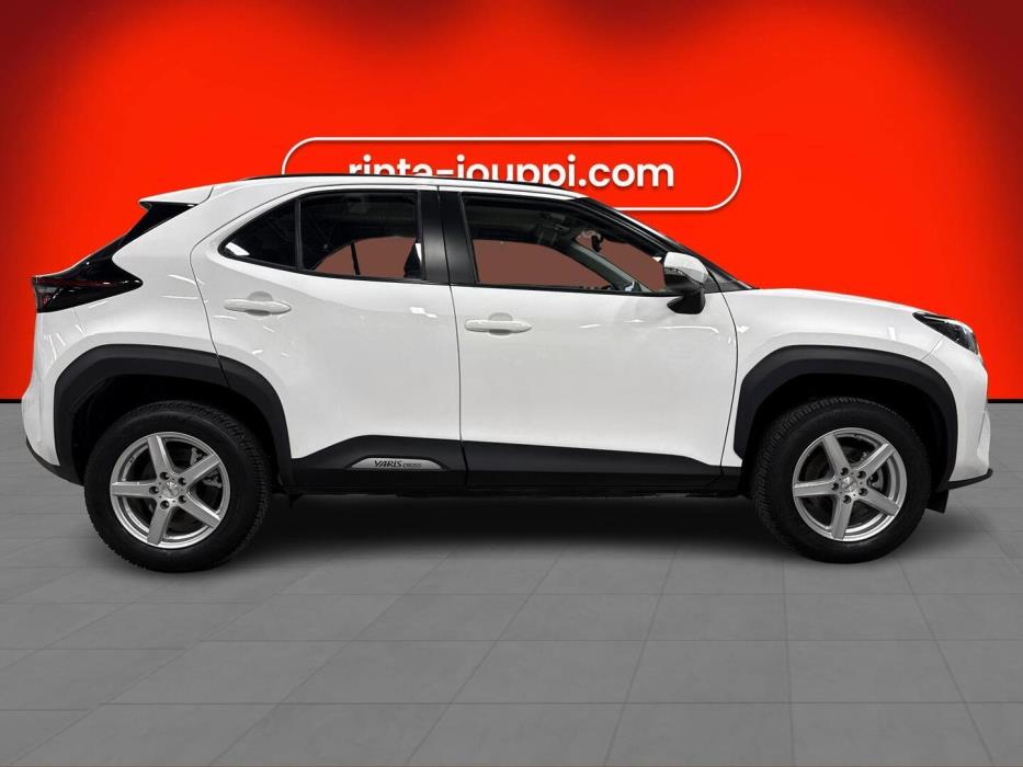 TOYOTA YARIS CROSS 2024