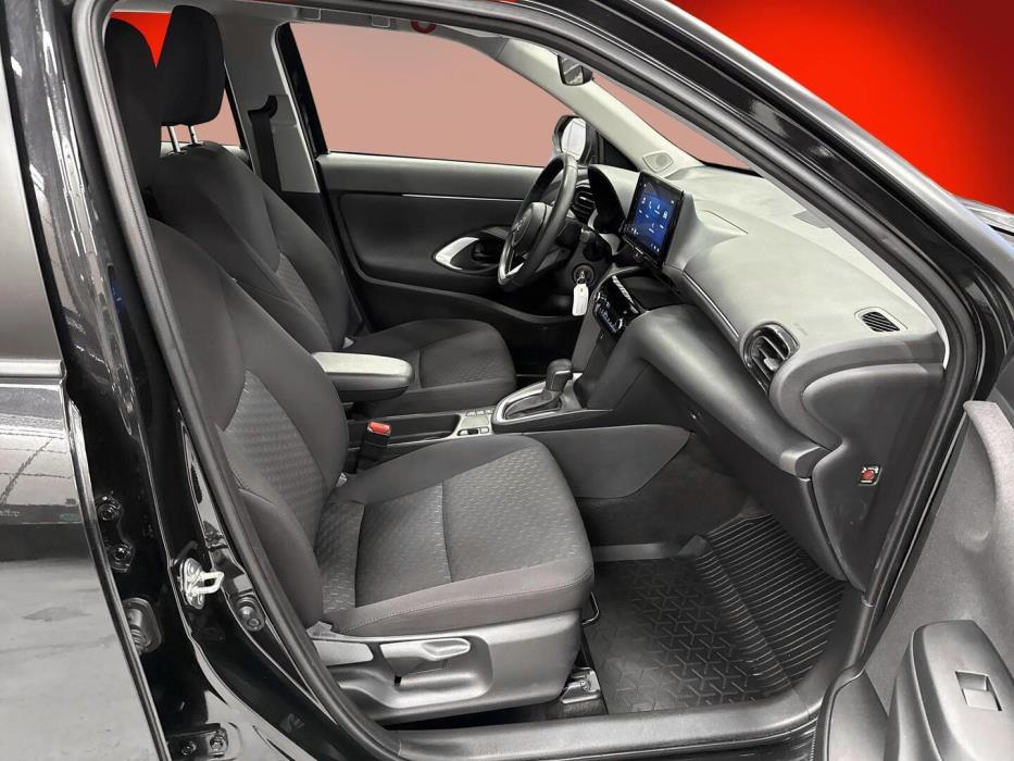 TOYOTA YARIS CROSS 2024