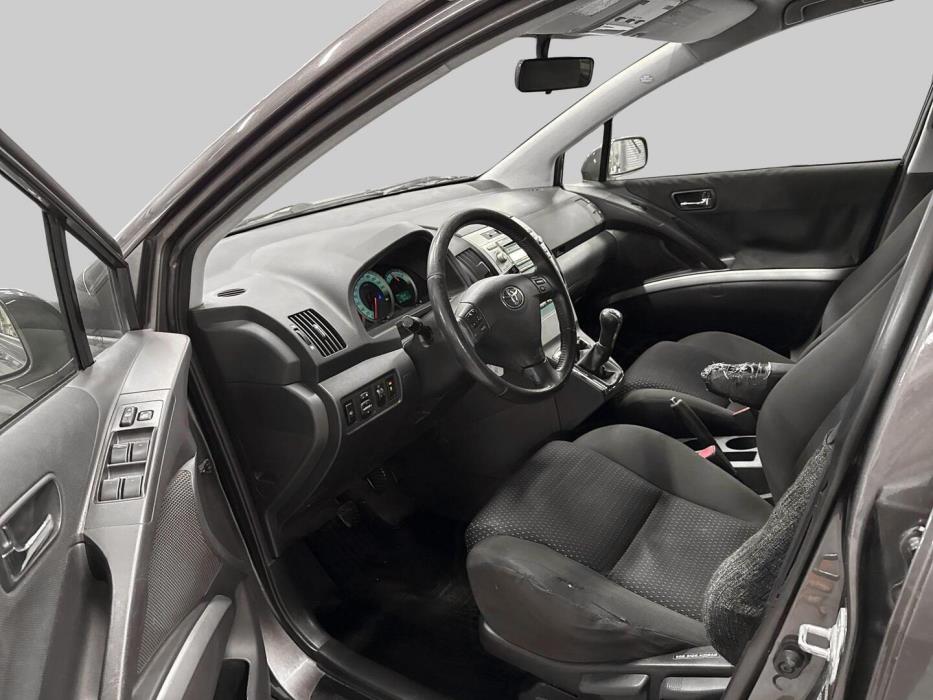 TOYOTA Corolla Verso 2009