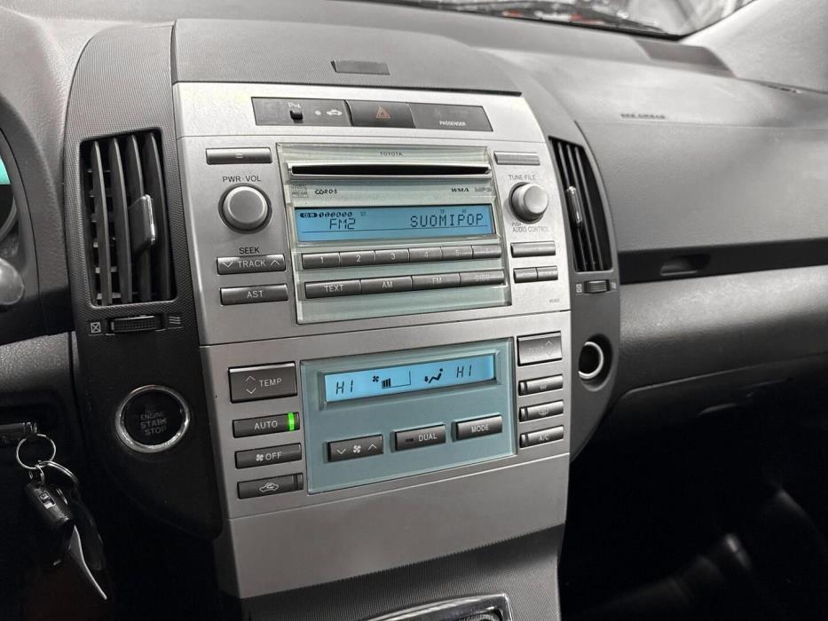 TOYOTA Corolla Verso 2009