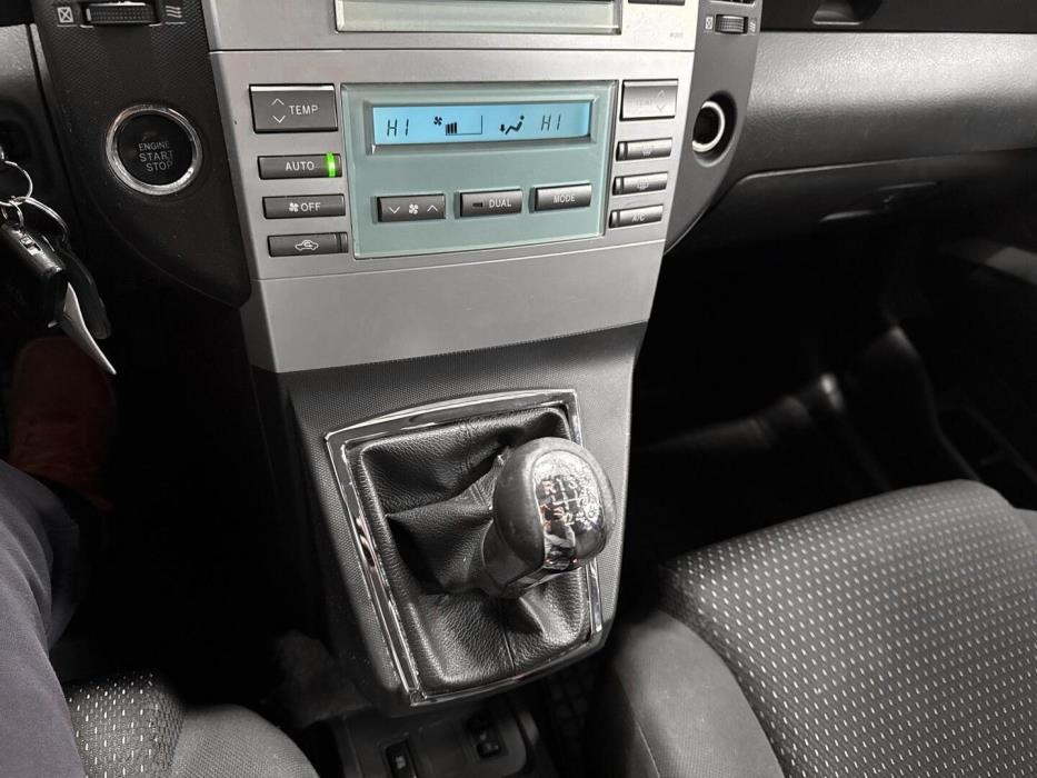 TOYOTA Corolla Verso 2009