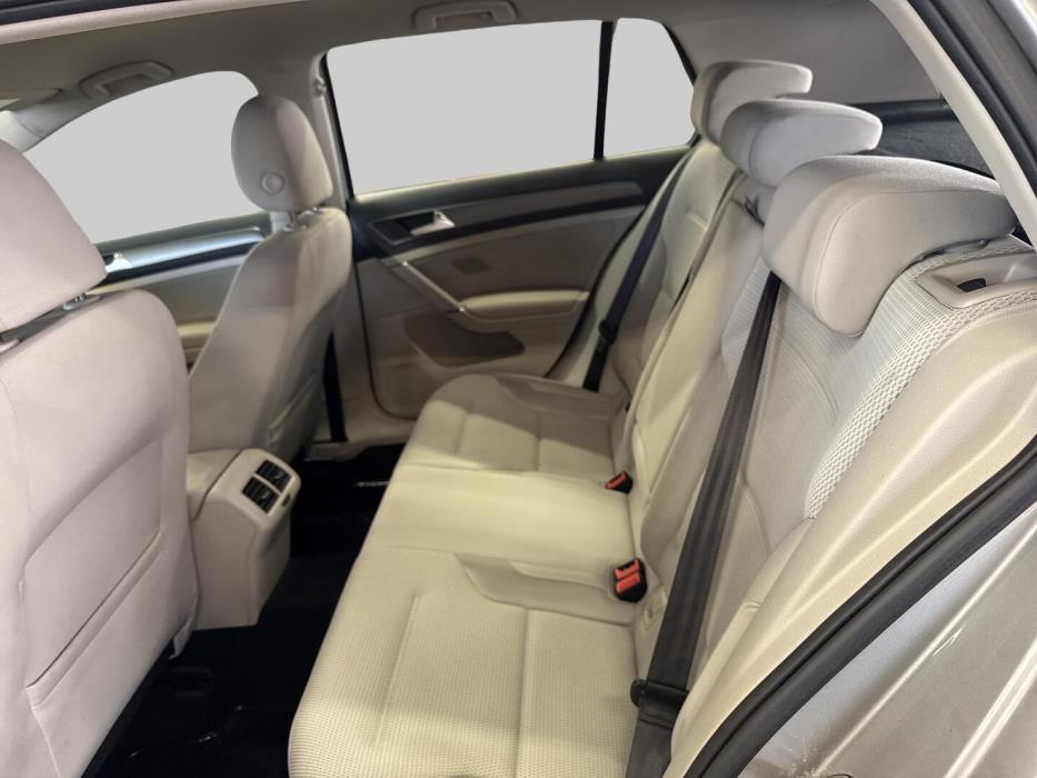 VOLKSWAGEN Golf 2013