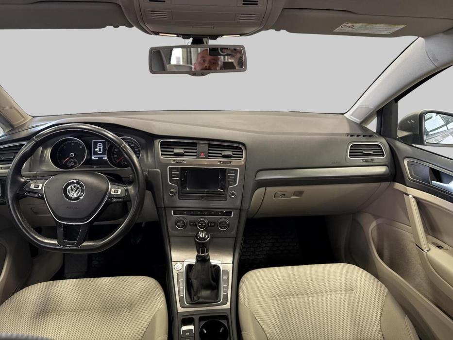 VOLKSWAGEN Golf 2013