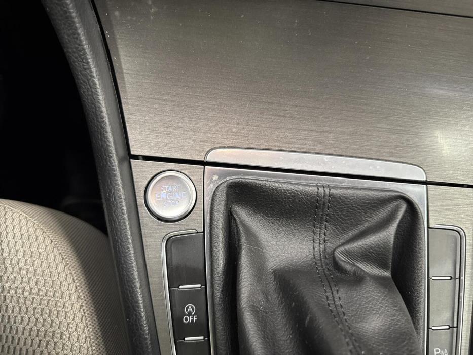 VOLKSWAGEN Golf 2013