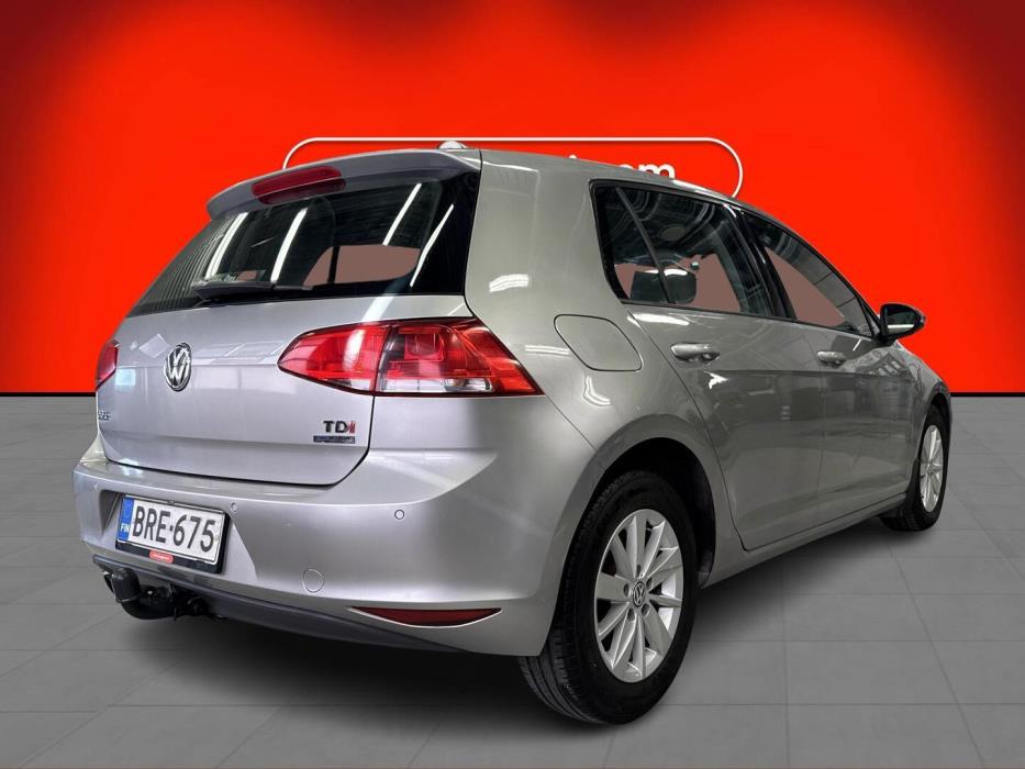 VOLKSWAGEN Golf 2013