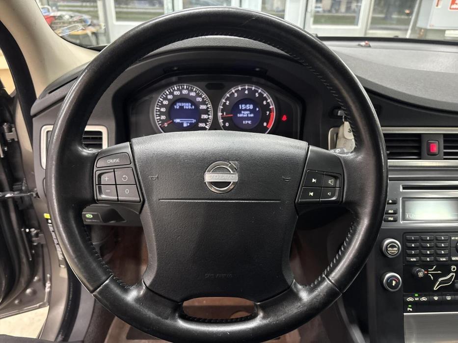 VOLVO V70 2008