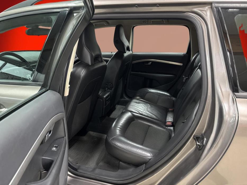 VOLVO V70 2008