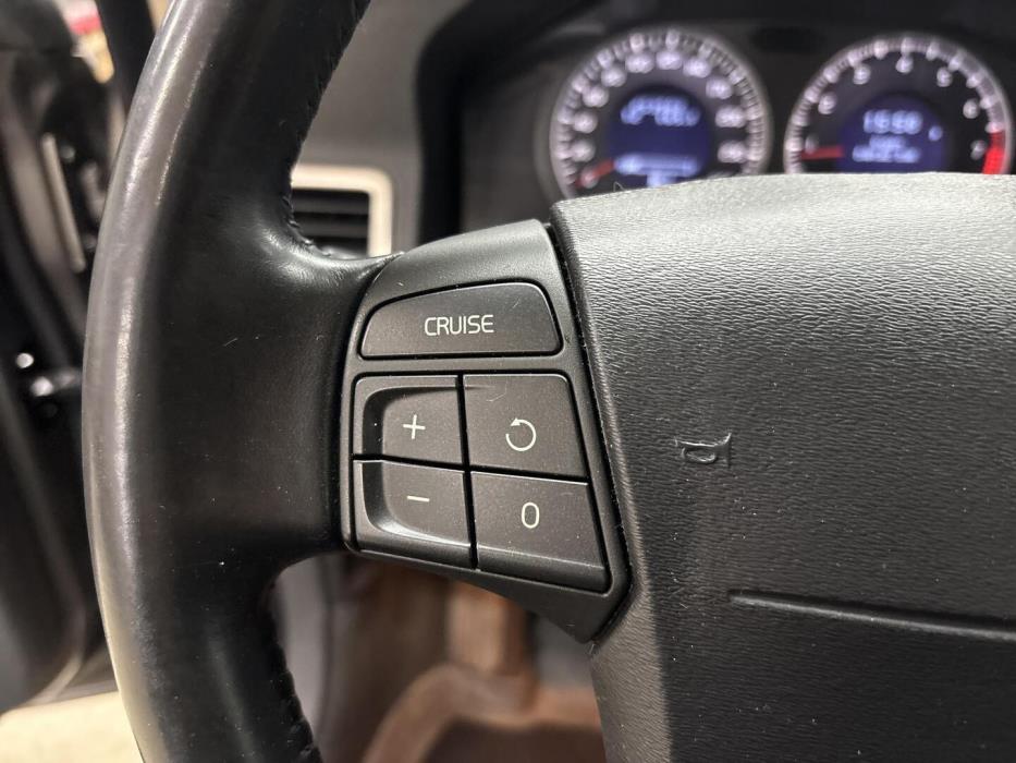 VOLVO V70 2008