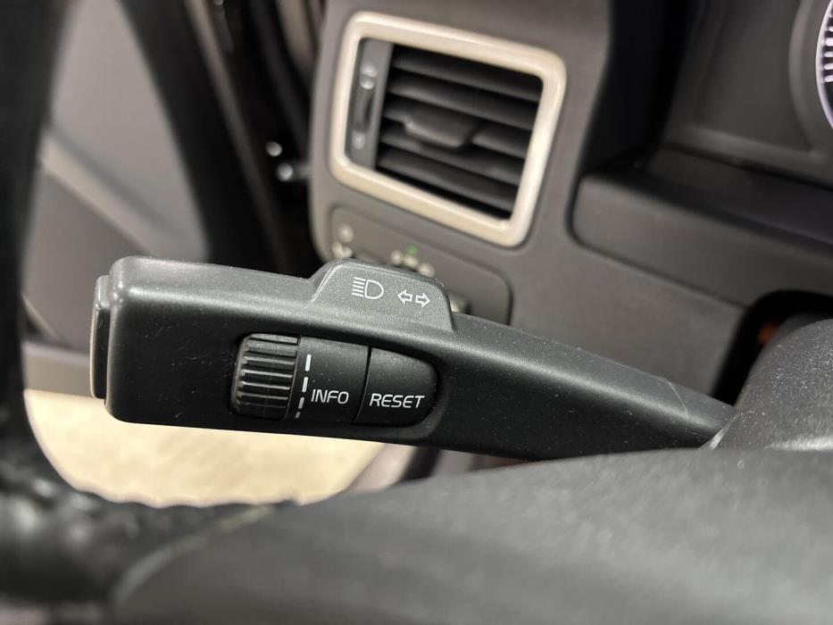 VOLVO V70 2008
