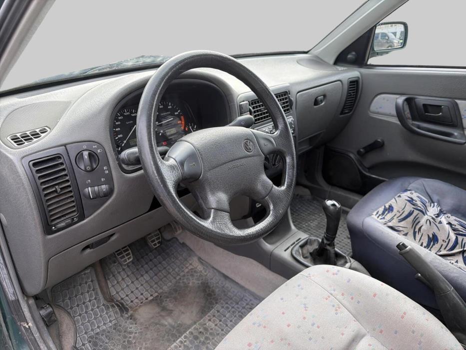VOLKSWAGEN Polo 1999