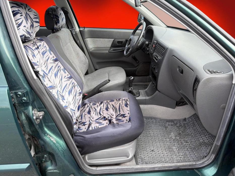 VOLKSWAGEN Polo 1999