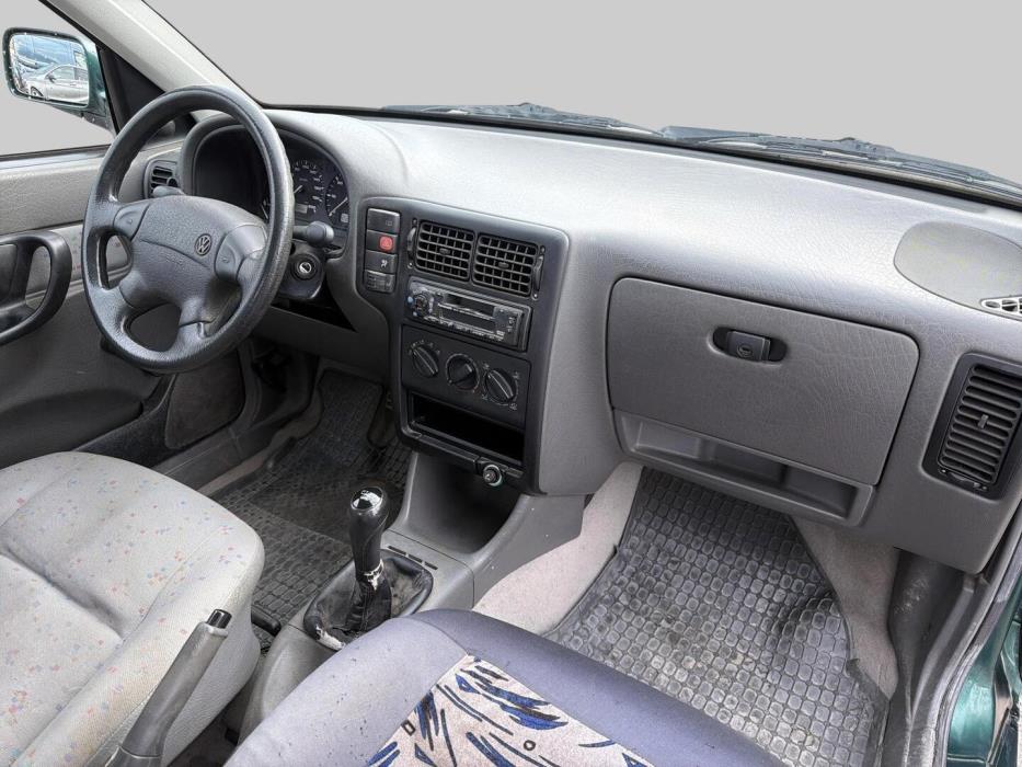 VOLKSWAGEN Polo 1999