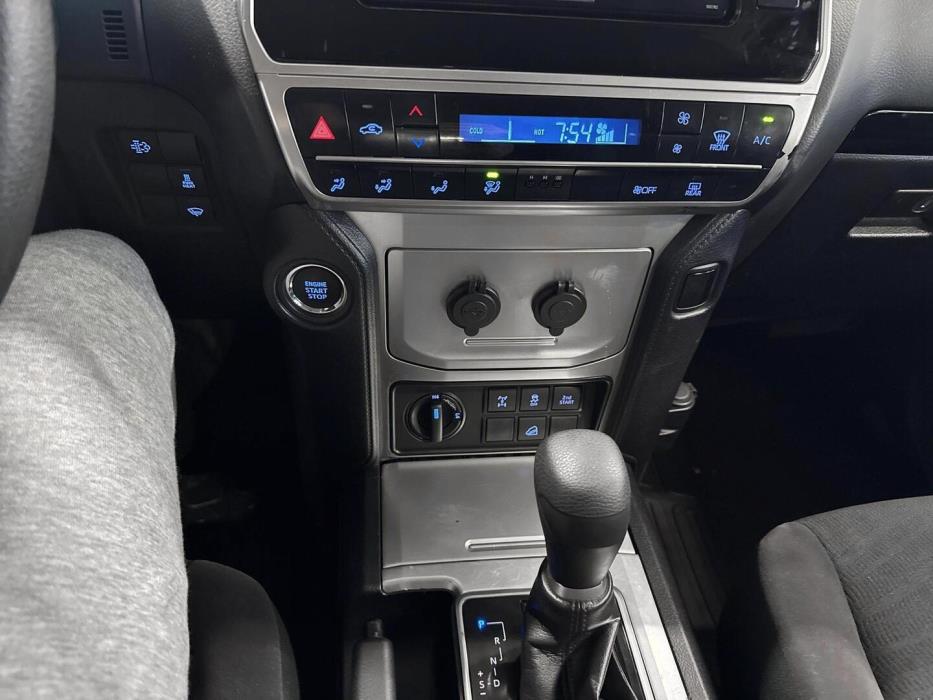 TOYOTA Land Cruiser 2020