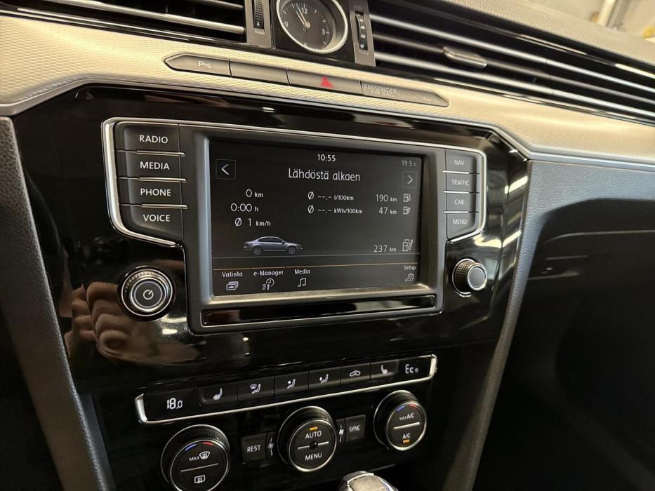 VOLKSWAGEN Passat 2016