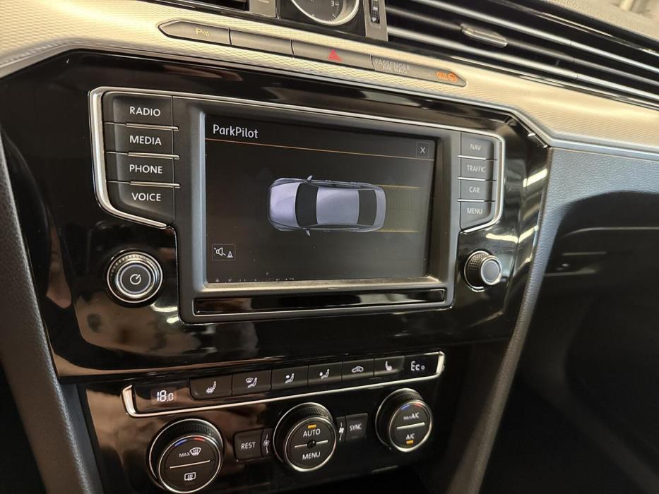 VOLKSWAGEN Passat 2016