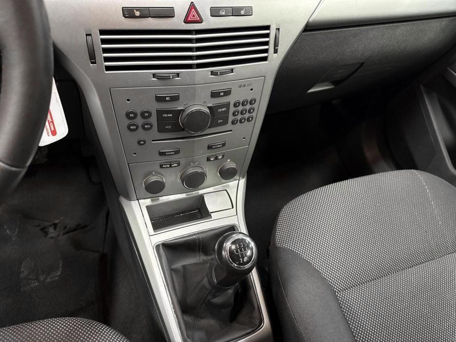 OPEL Astra 2010