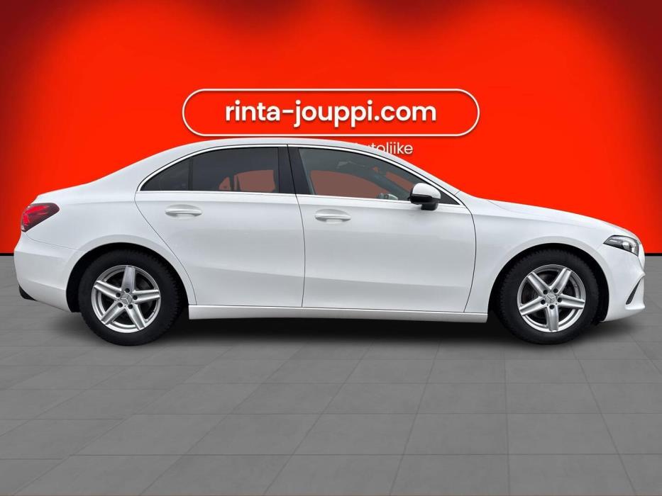 MERCEDES-BENZ A 2019