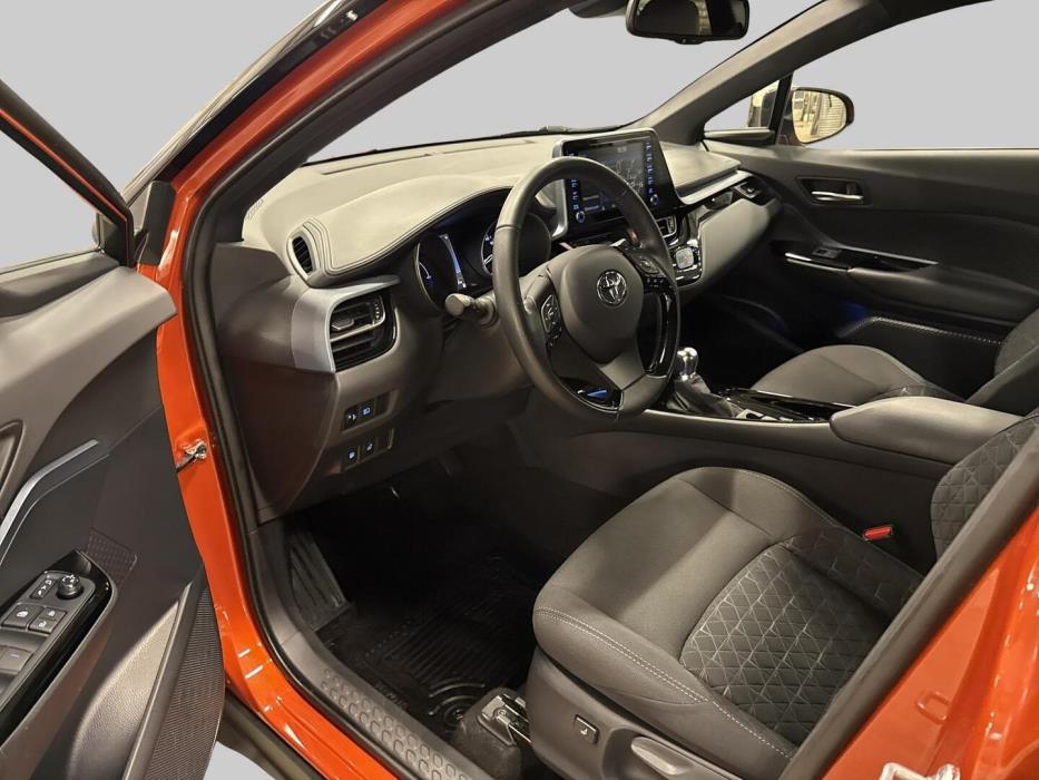 TOYOTA C-HR 2021