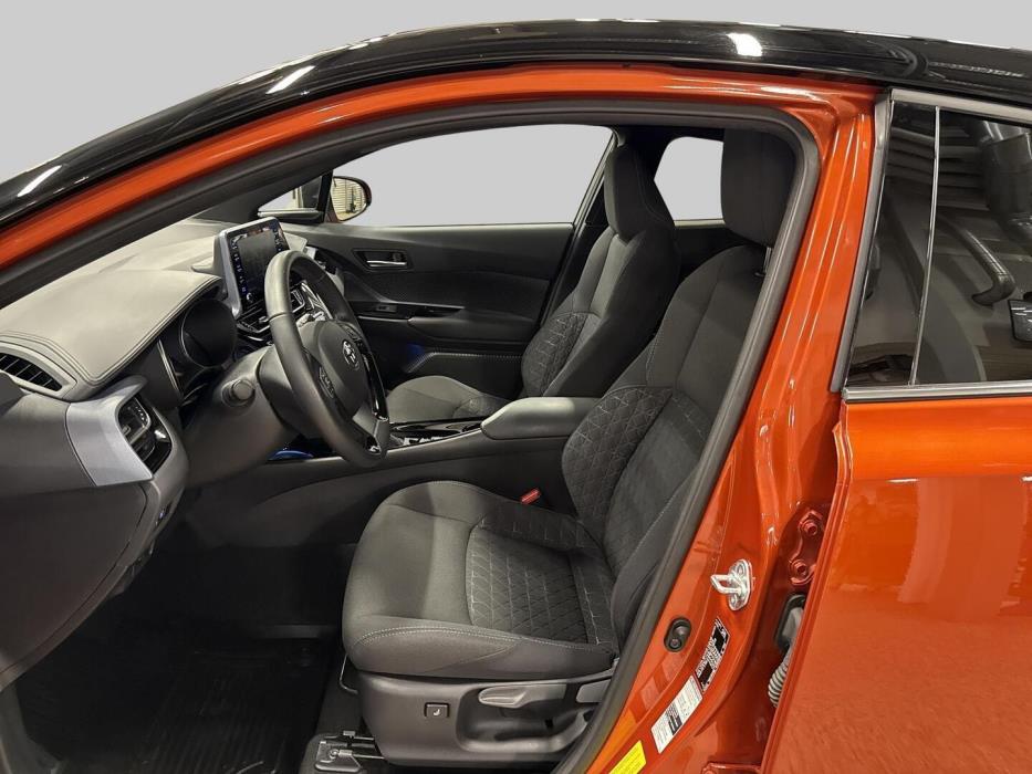 TOYOTA C-HR 2021