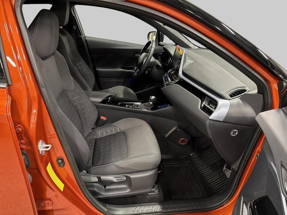 TOYOTA C-HR 2021