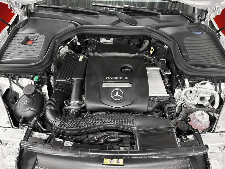 MERCEDES-BENZ GLC 2021