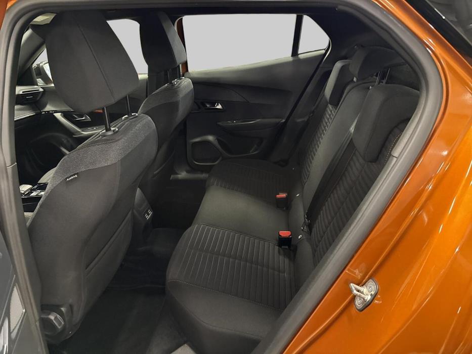 PEUGEOT e-2008 2023
