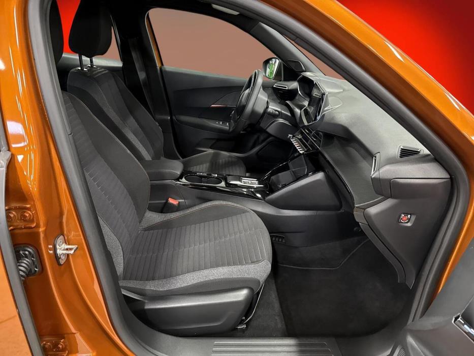 PEUGEOT e-2008 2023