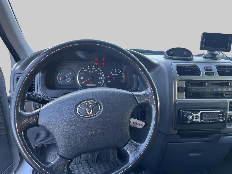 TOYOTA HIACE 2010