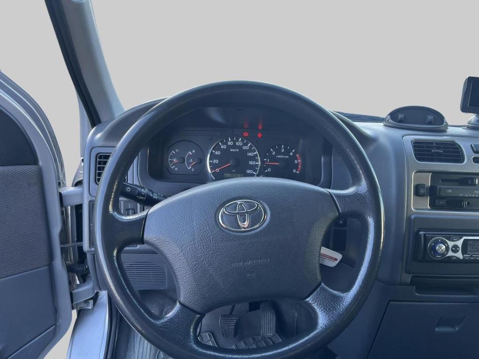 TOYOTA HIACE 2010