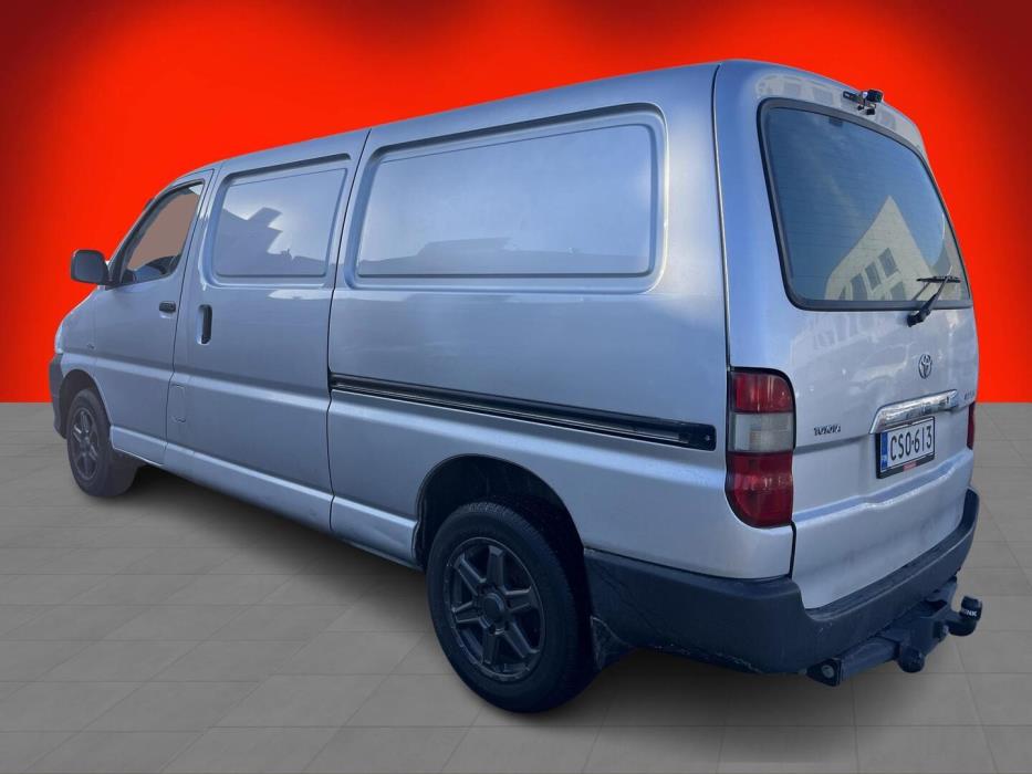 TOYOTA HIACE 2010
