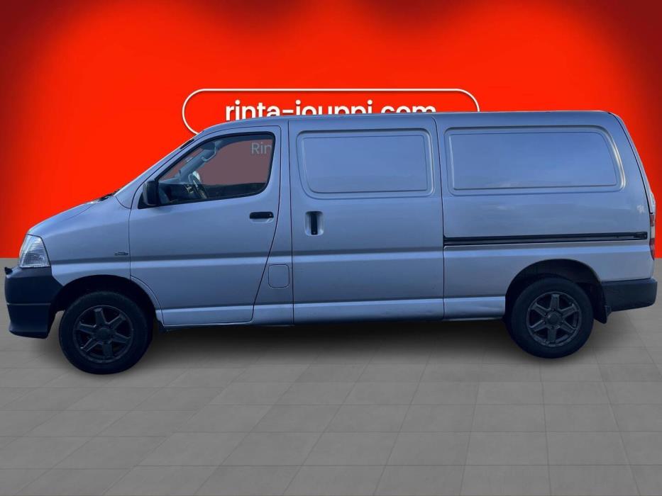 TOYOTA HIACE 2010