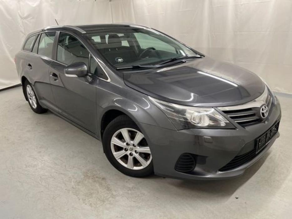 TOYOTA AVENSIS 2015