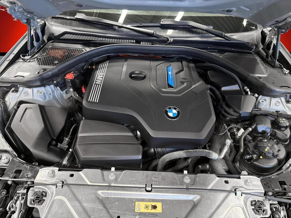 BMW 330 2024