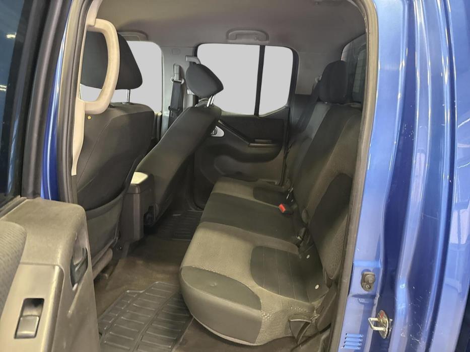 NISSAN Navara 2012