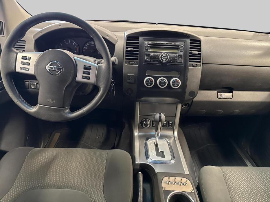 NISSAN Navara 2012