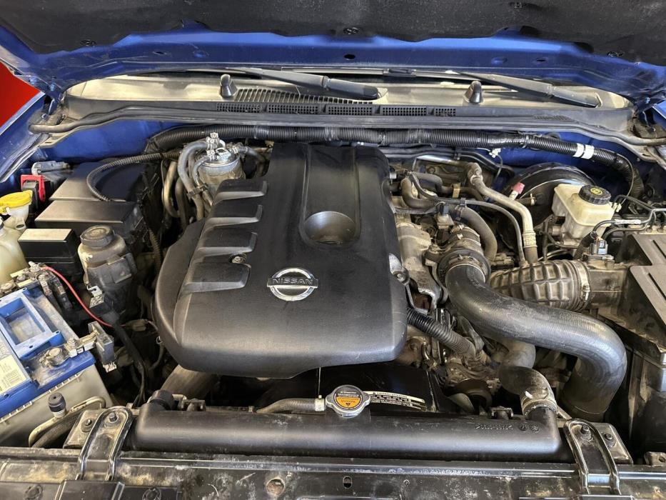 NISSAN Navara 2012