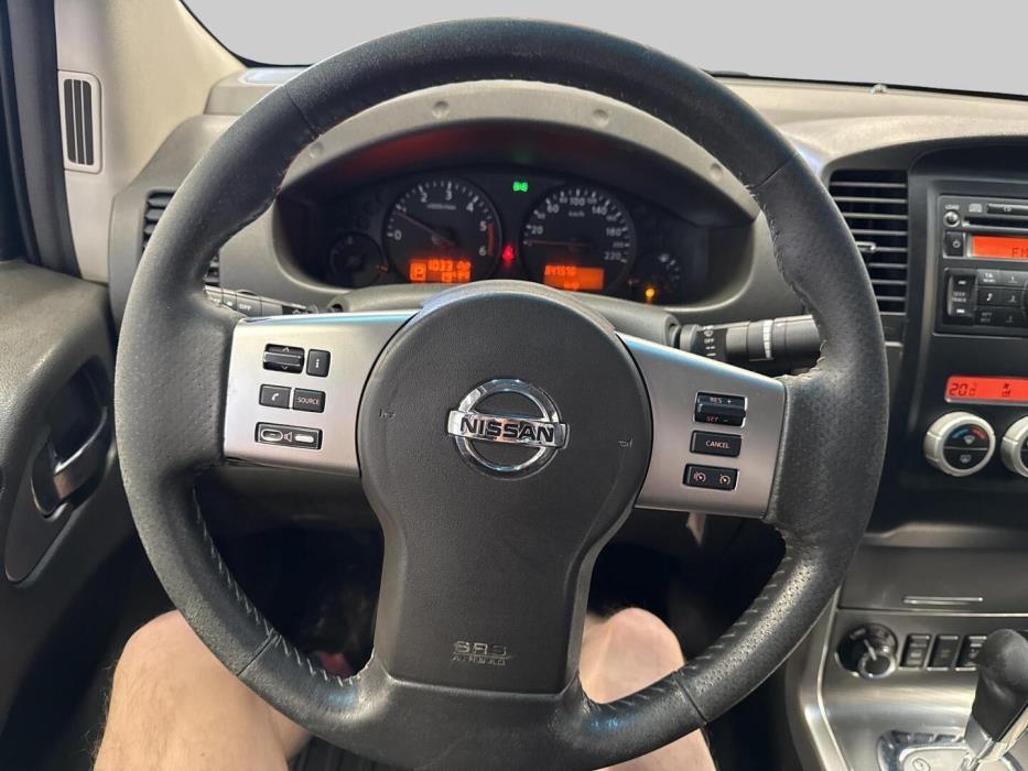 NISSAN Navara 2012