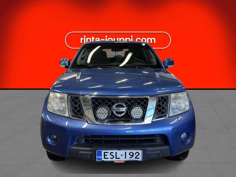NISSAN Navara 2012