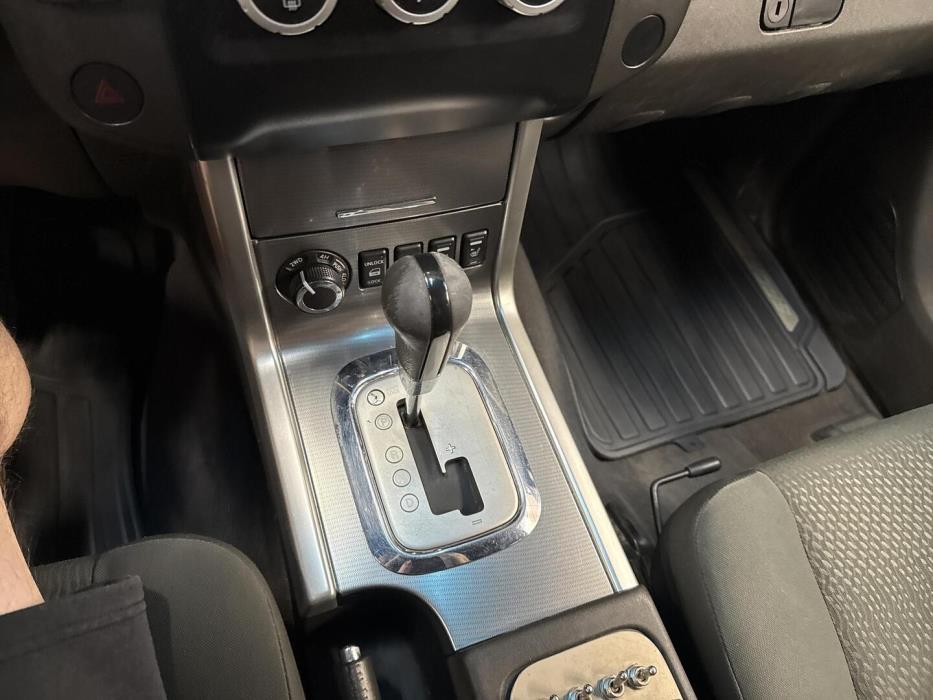 NISSAN Navara 2012