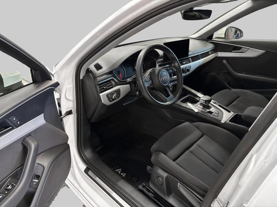 AUDI A4 2019