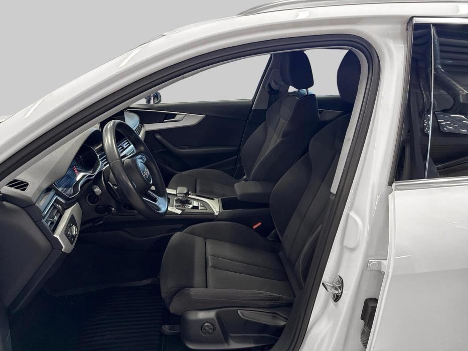 AUDI A4 2019
