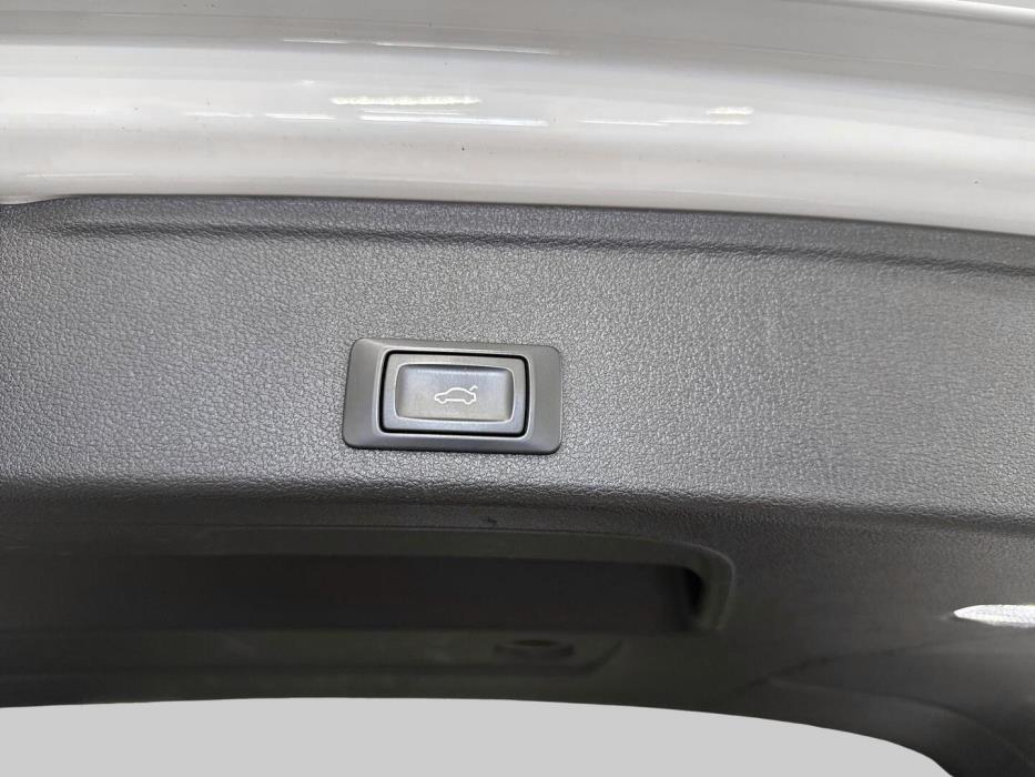 AUDI A4 2019