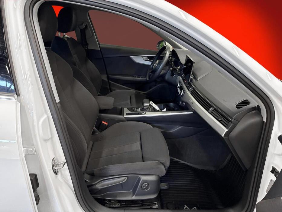 AUDI A4 2019