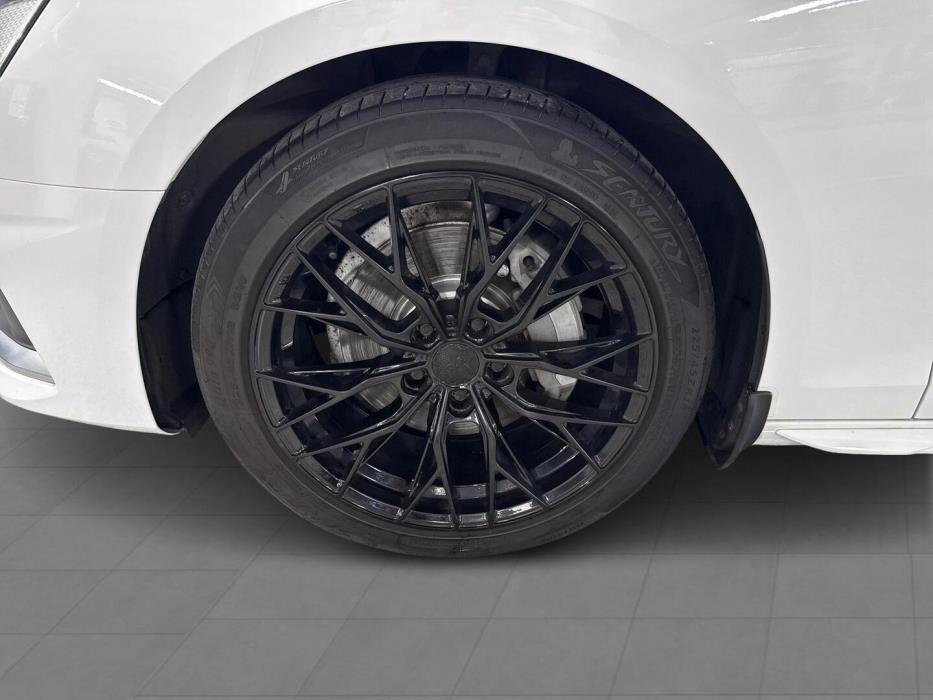 AUDI A4 2019
