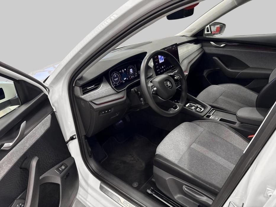 SKODA OCTAVIA 2025