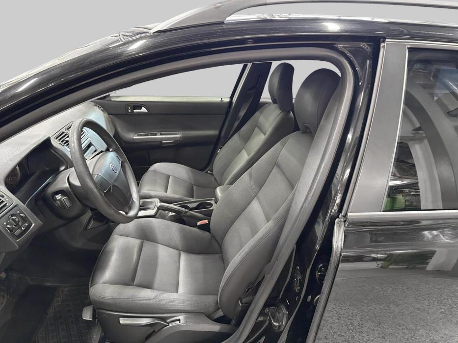 VOLVO V50 2005