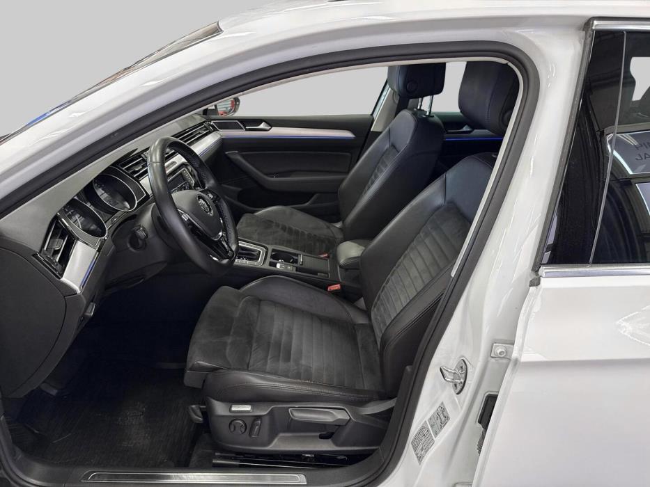 VOLKSWAGEN Passat 2016