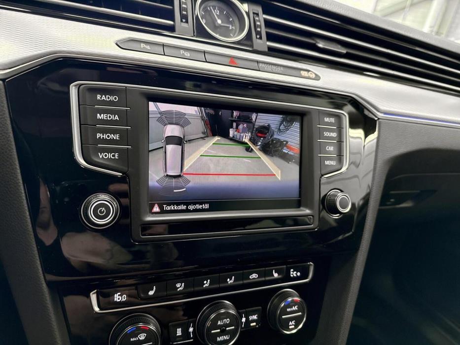 VOLKSWAGEN Passat 2016