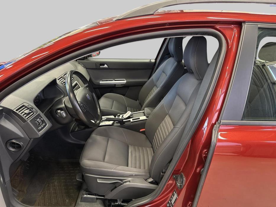 VOLVO V50 2011